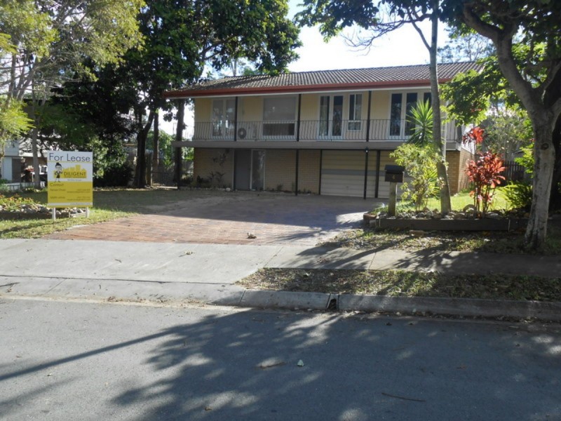 4 Hanlon Road, Petrie QLD 4502