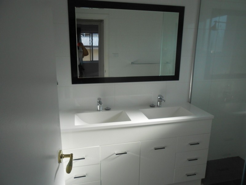 4 Hanlon Road, Petrie QLD 4502