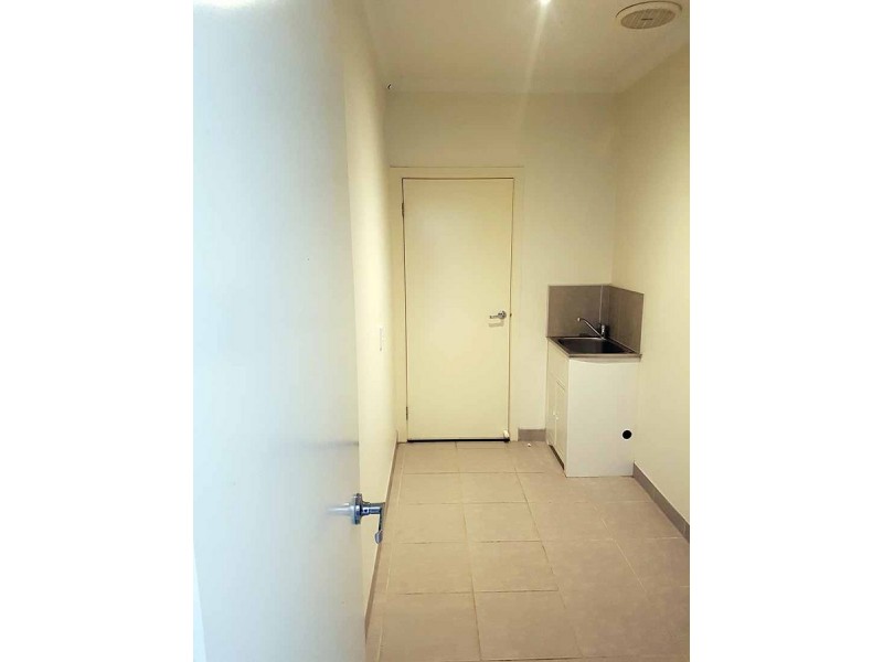 2/2 Fishburn Grove, Melton West VIC 3337