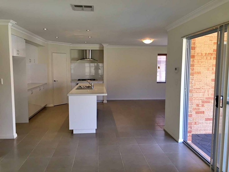 12 Riversdale Pass, Jandakot WA 6164