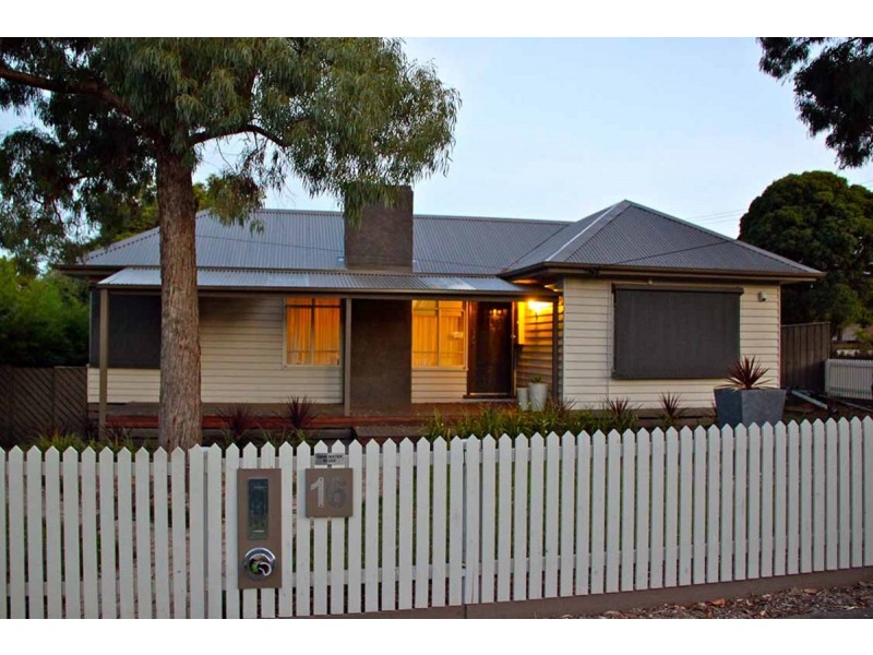 16 Hillview Avenue, Mount Waverley VIC 3149