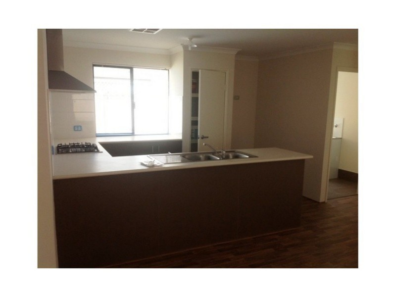 2/33 Kirkpatrick Court, Seville Grove WA 6112