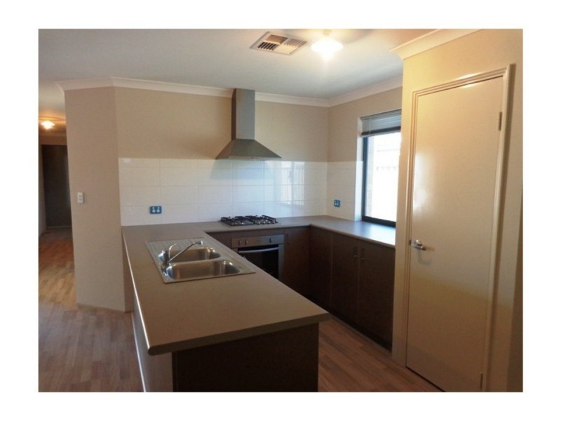 2/33 Kirkpatrick Court, Seville Grove WA 6112