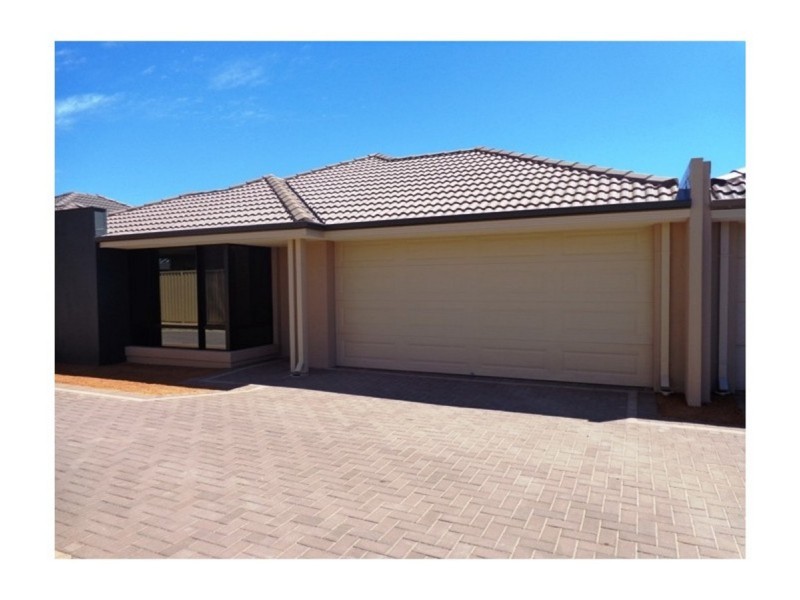 2/33 Kirkpatrick Court, Seville Grove WA 6112