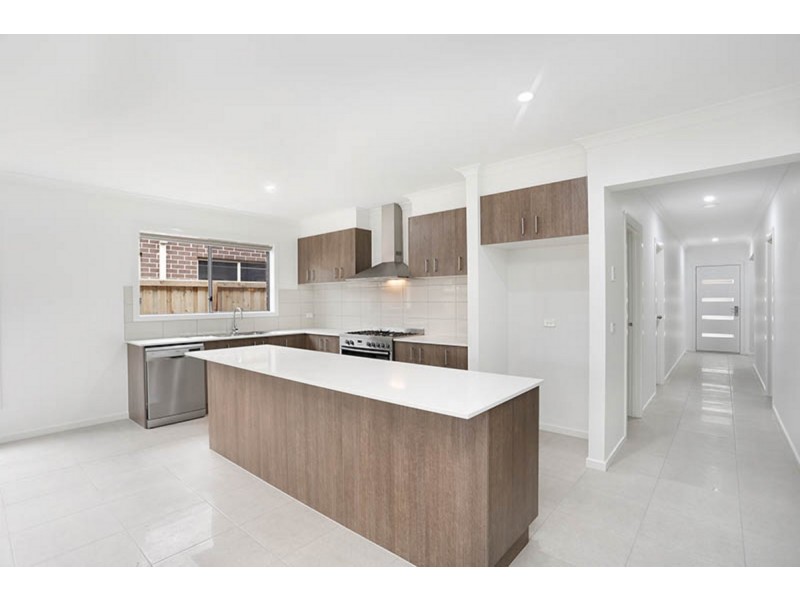 3 Scenic Way, Melton West VIC 3337