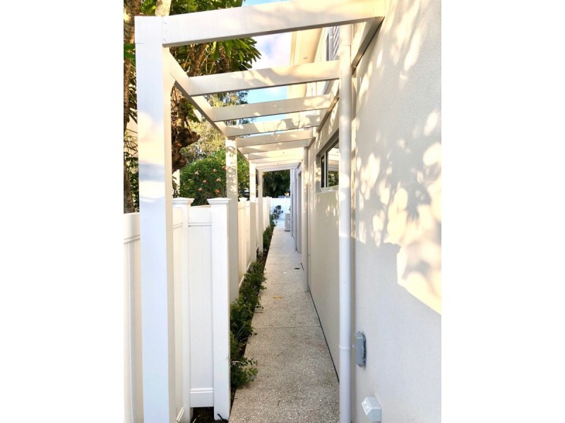1/18 Bali Avenue, Palm Beach QLD 4221