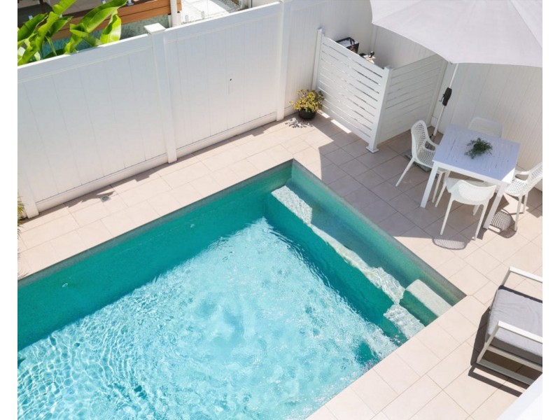 1/18 Bali Avenue, Palm Beach QLD 4221