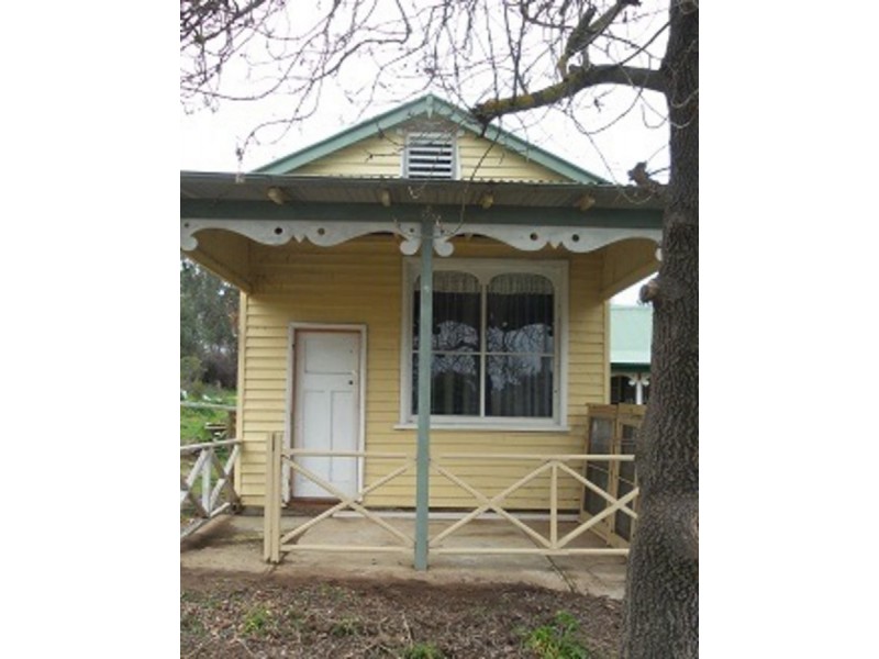 4 Jobling Street, Bethanga VIC 3691