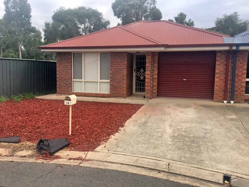 18 Hamra Drive, Smithfield SA 5114