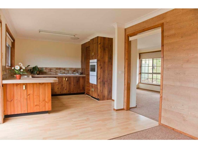 59 Crawford Crescent, Wyoming NSW 2250