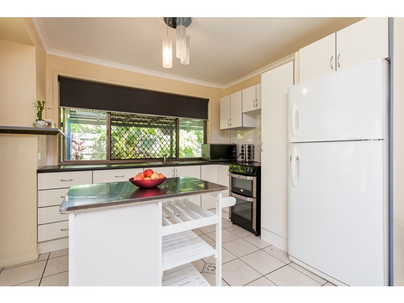 6 Ku Ring Gai Court, Kuluin QLD 4558