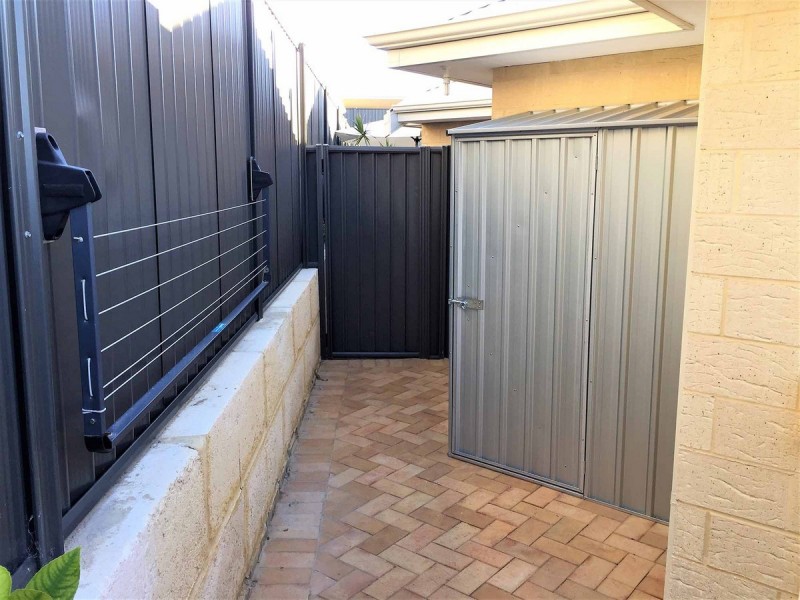 1/16 Macquarie Street, Jindalee WA 6036