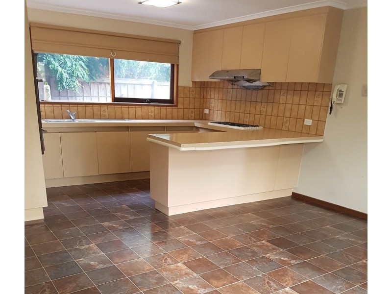 17 Townview Avenue, Wantirna South VIC 3152