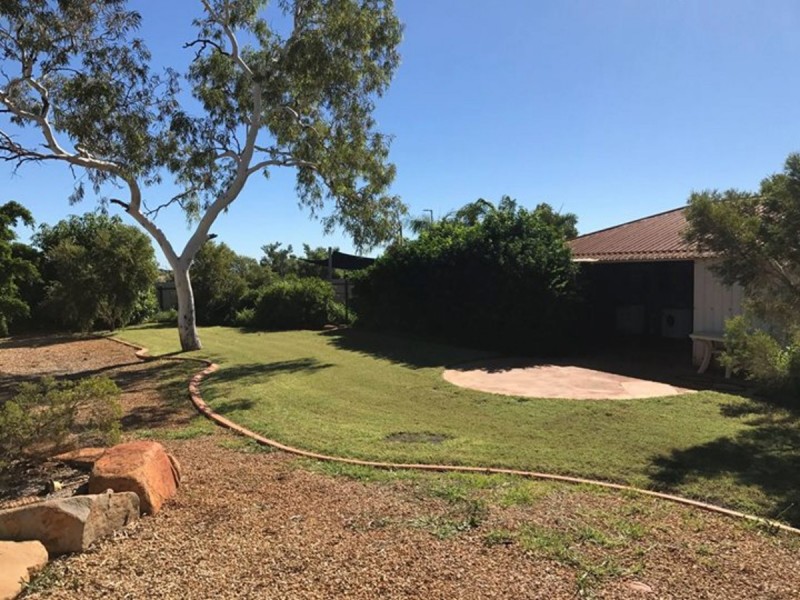 9 Giles Crescent, Dampier WA 6713
