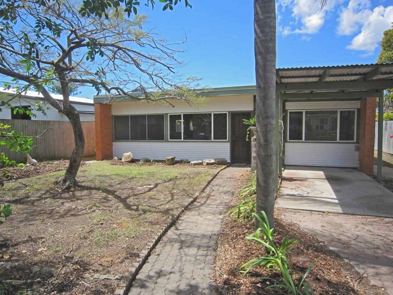 34 Kianawah Road, Wynnum West QLD 4178