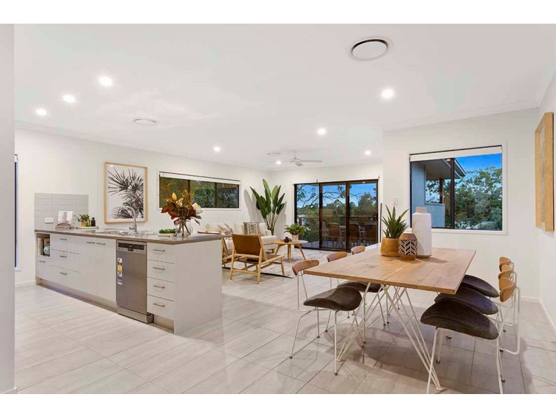 38 Ellen Street, Oxley QLD 4075