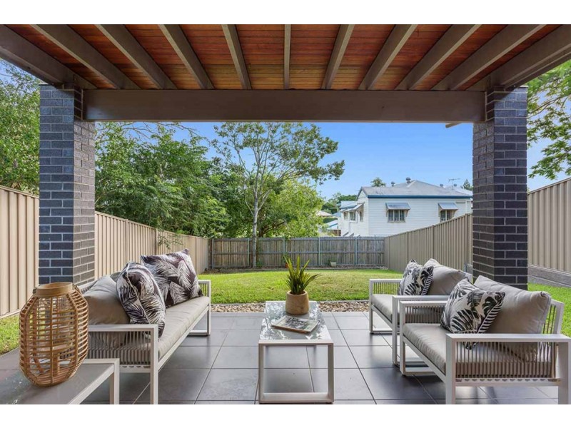 38 Ellen Street, Oxley QLD 4075