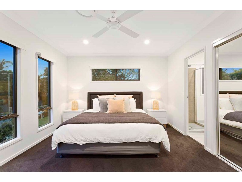 38 Ellen Street, Oxley QLD 4075