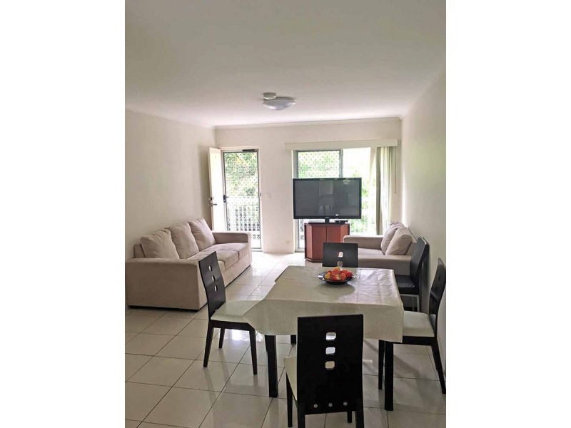4/113 Sir Fred Schonell Drive, St Lucia QLD 4067
