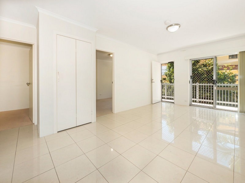 4/113 Sir Fred Schonell Drive, St Lucia QLD 4067