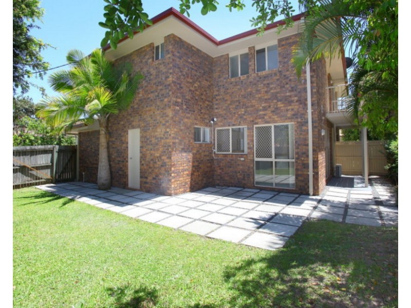 2/99 Pohlman Street, Southport QLD 4215