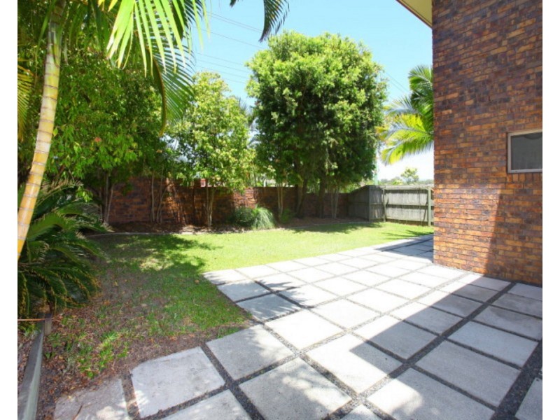 2/99 Pohlman Street, Southport QLD 4215