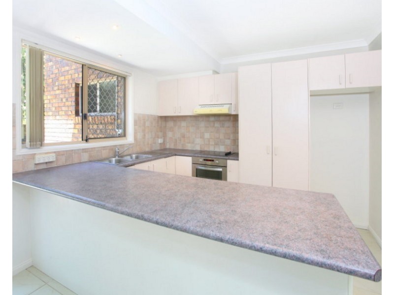 2/99 Pohlman Street, Southport QLD 4215