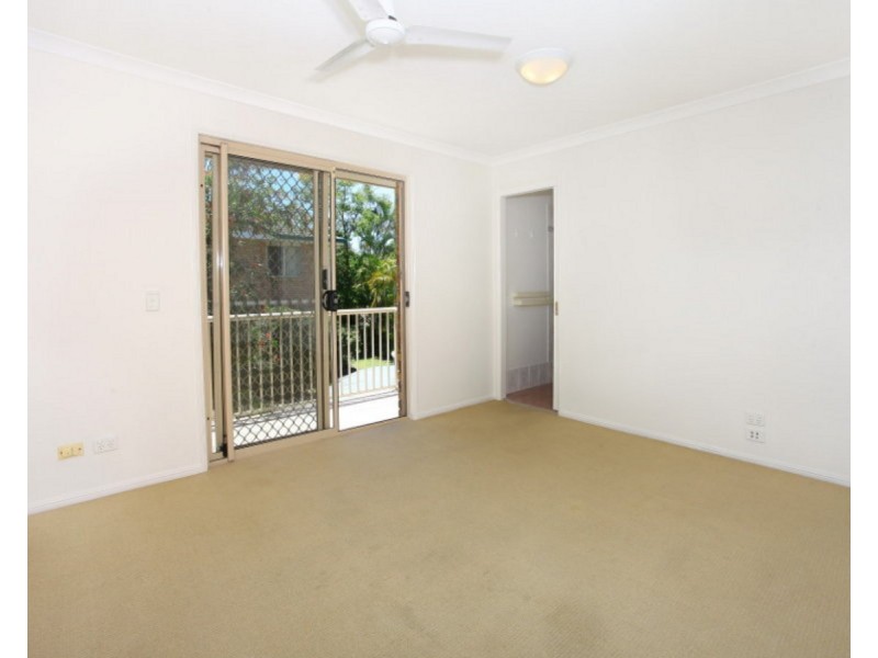 2/99 Pohlman Street, Southport QLD 4215