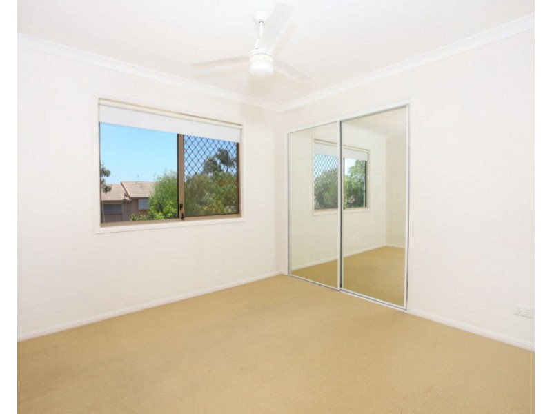 2/99 Pohlman Street, Southport QLD 4215