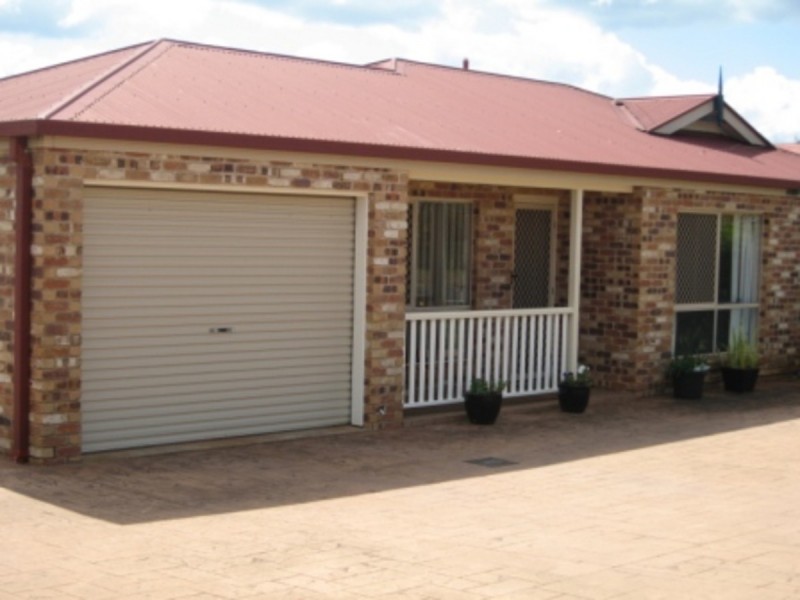 1/243 Nelson Street, Kearneys Spring QLD 4350