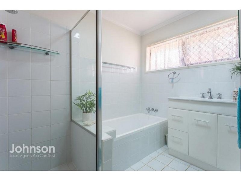 19 Sunstone Street, Manly West QLD 4179