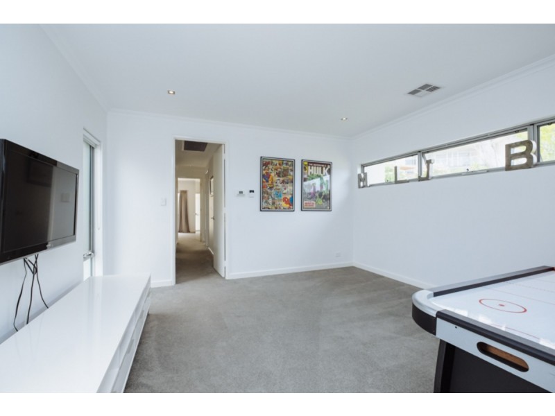 35 Riverside Road, East Fremantle WA 6158