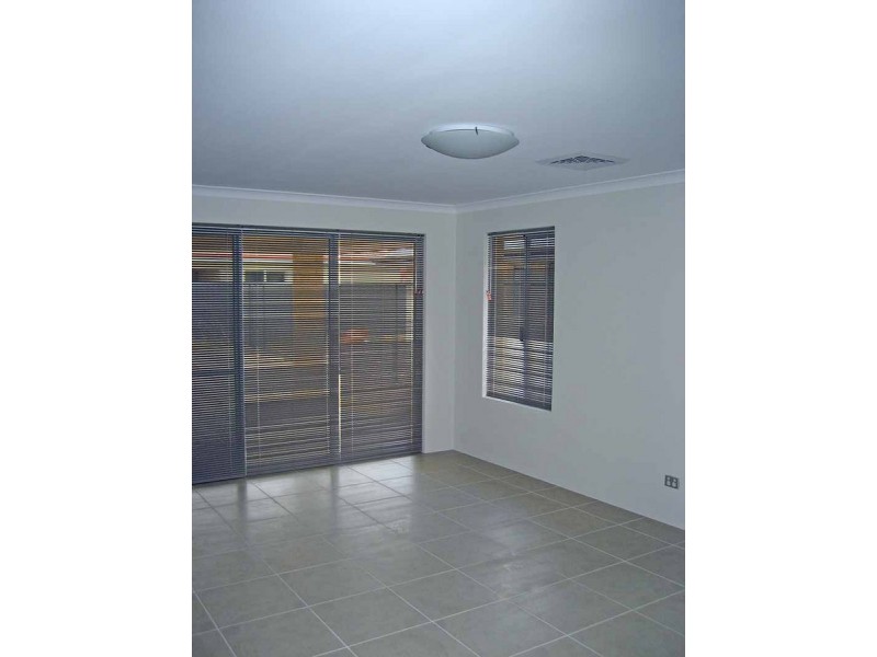 36 Benalla Drive, Harrisdale WA 6112