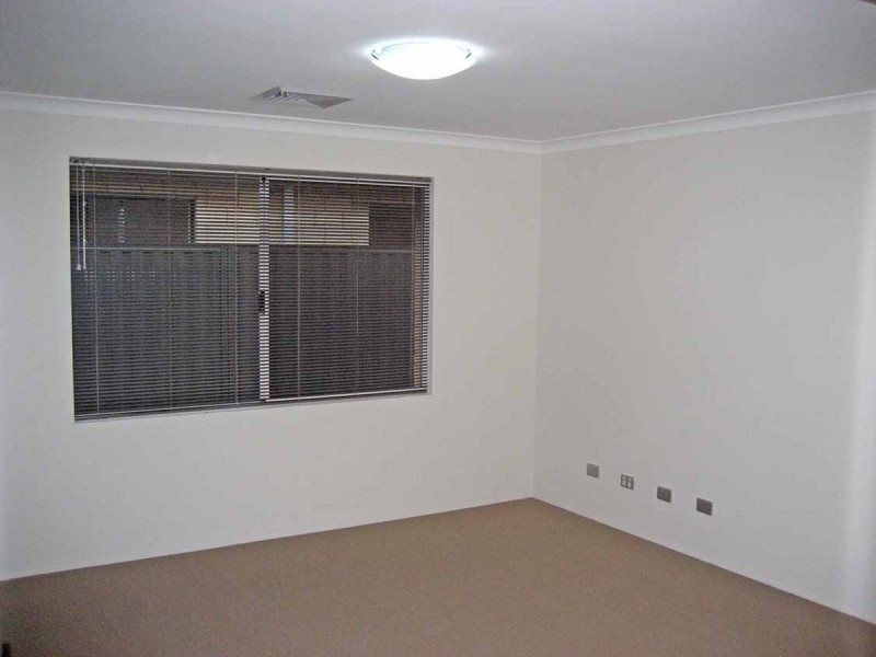 36 Benalla Drive, Harrisdale WA 6112