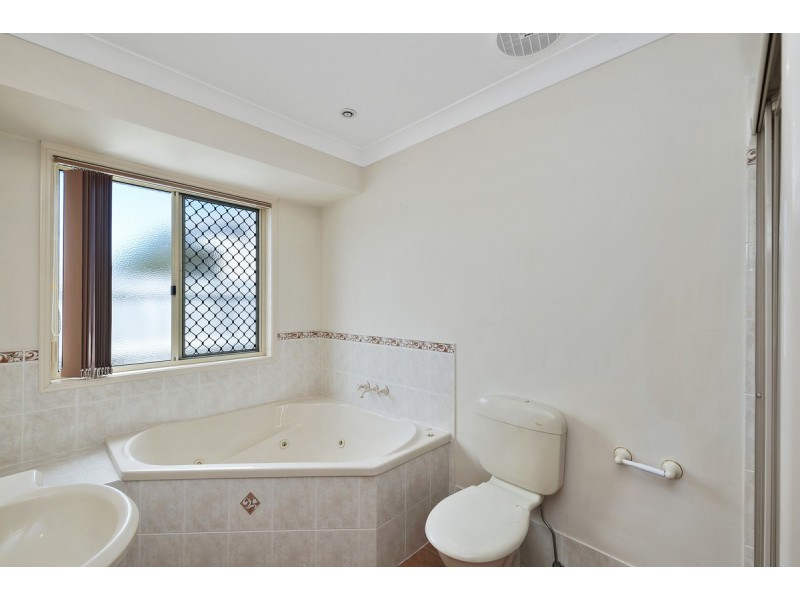 9 Higgs Street, Rothwell QLD 4022