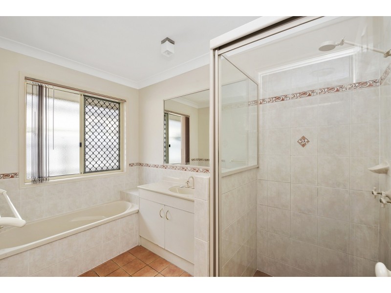 9 Higgs Street, Rothwell QLD 4022