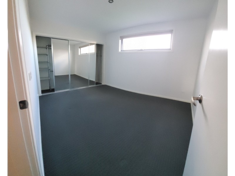 2/26 Albert Crescent, St Albans VIC 3021