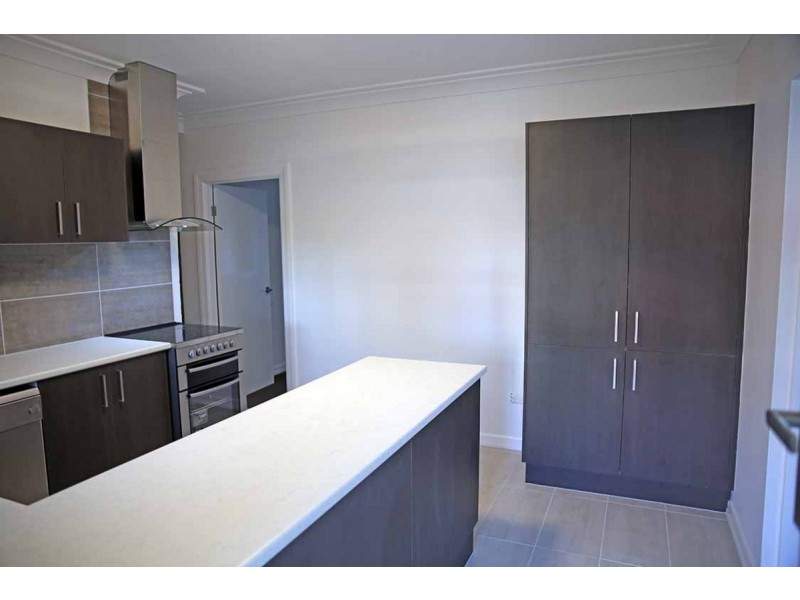 96 Ellen Street, Oxley QLD 4075