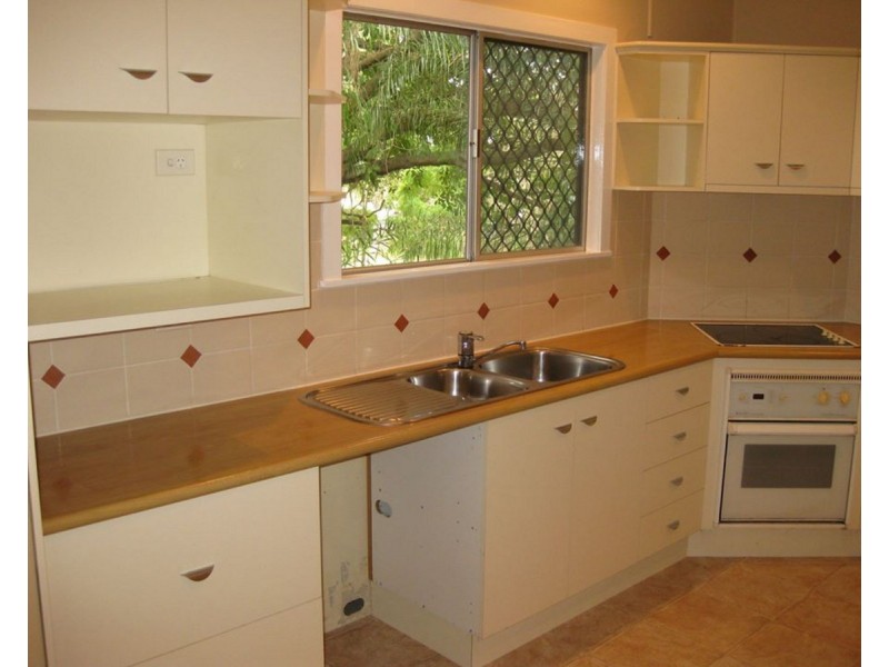 40 Logan Avenue, Oxley QLD 4075