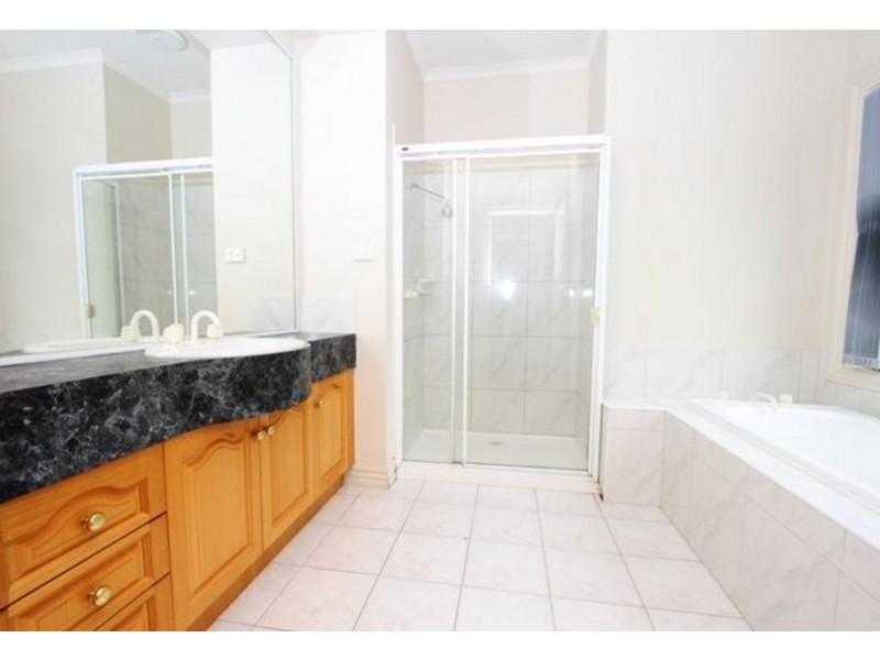 35 Shorts Road, Research VIC 3095