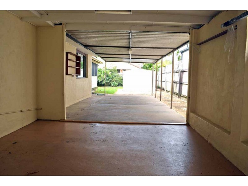 32 Donald Avenue, Paradise Point QLD 4216