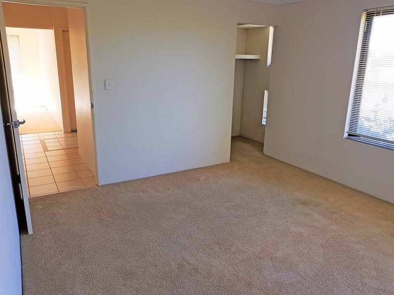 15 Marsdenia Road, Halls Head WA 6210