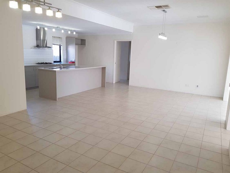 15 Marsdenia Road, Halls Head WA 6210