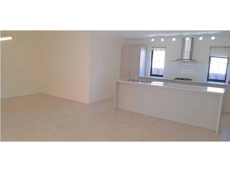 15 Marsdenia Road, Halls Head WA 6210