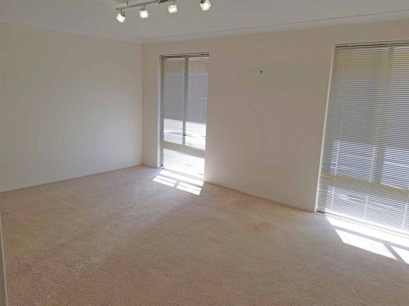 15 Marsdenia Road, Halls Head WA 6210