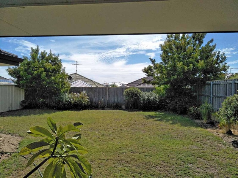 15 Marsdenia Road, Halls Head WA 6210