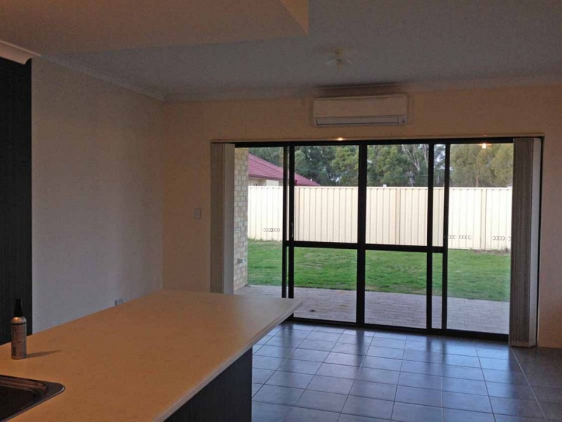 37 Brittain Road, Wattle Grove WA 6107