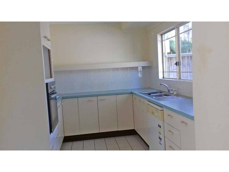 1/8 Lyon Street, Dicky Beach QLD 4551