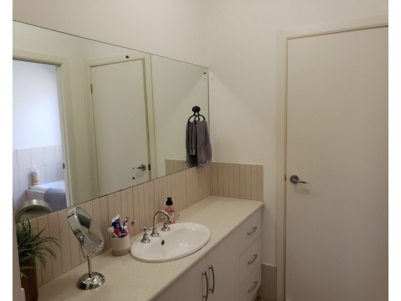 8 Colville Drive, Willaston SA 5118