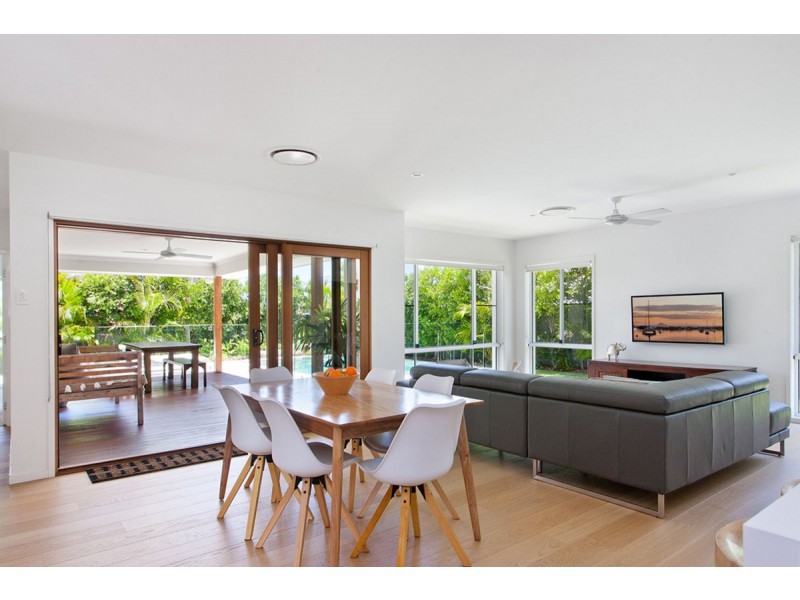 22 Smoke Bush Drive, Noosa Heads QLD 4567